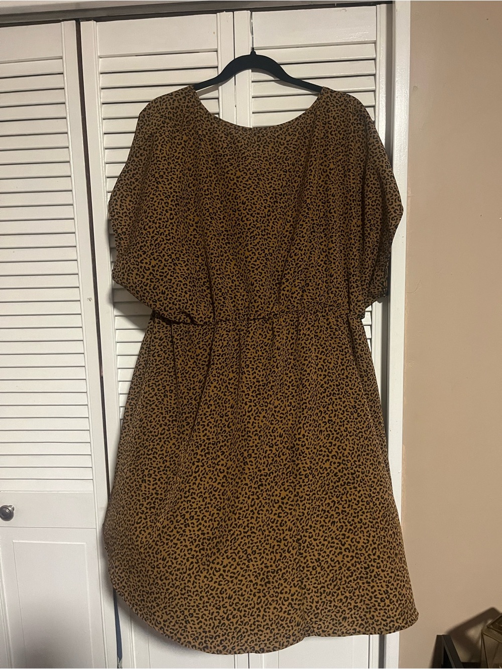 Womens Leopard Print Short Sleeve Dress - Brown